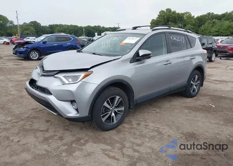 2016 Toyota Rav4 Xle z USA, uszkodzony, nr VIN 2T3RFREV1GW516761